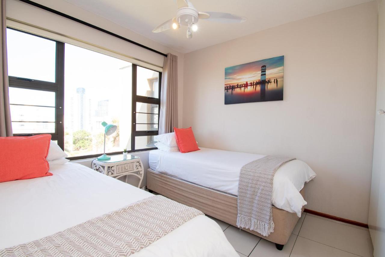 Appartamento 11 The Shades Umhlanga Rocks Durban Esterno foto